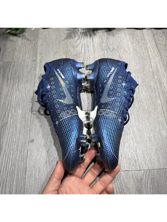 Athletic_Shoes